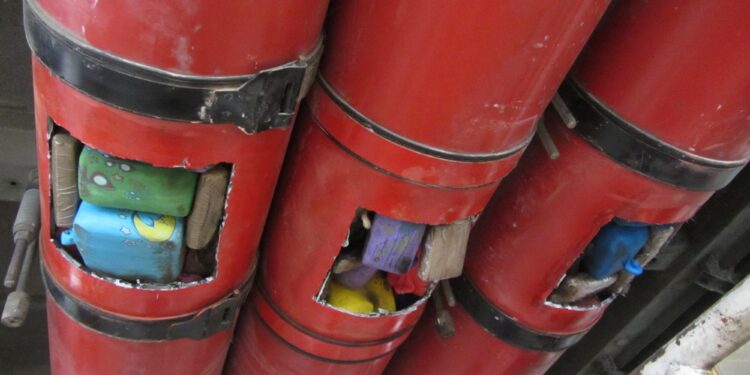 Galería | Un francés intenta ‘colar’ 112 Kg de hachís escondidos en bombonas de gas
