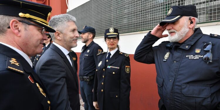Grande-Marlaska viajará a Marruecos para reforzar la cooperación para el control de la inmigración