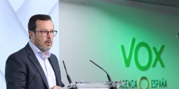 Proponen revisar la normativa de la Asamblea tras las ausencias de portavoces de Vox y Más Madrid